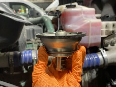 Engine cooling system and what it consists of